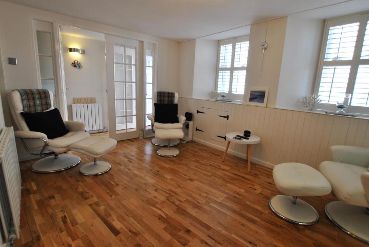 Oyster Cottage- Relaxing Retreat By The Sea