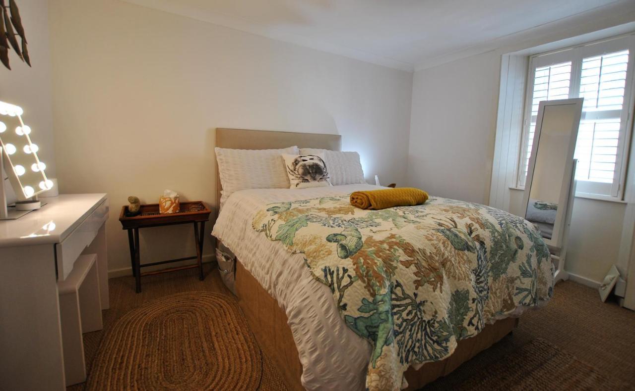 Oyster Cottage- Relaxing Retreat By The Sea
